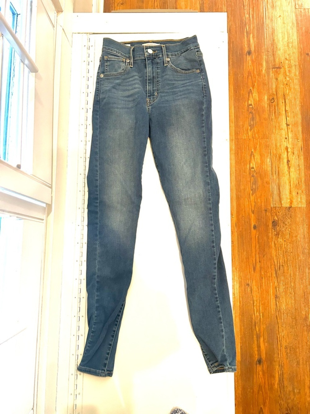 Levi’s Premium Mile High Super Skinny Jeans, Medium Wash High Rise Stretch - Picture 4 of 8